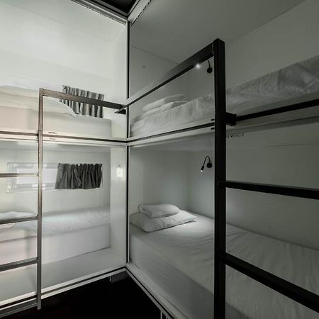 Mascotte Hostel Silom Bangkok Buitenkant foto