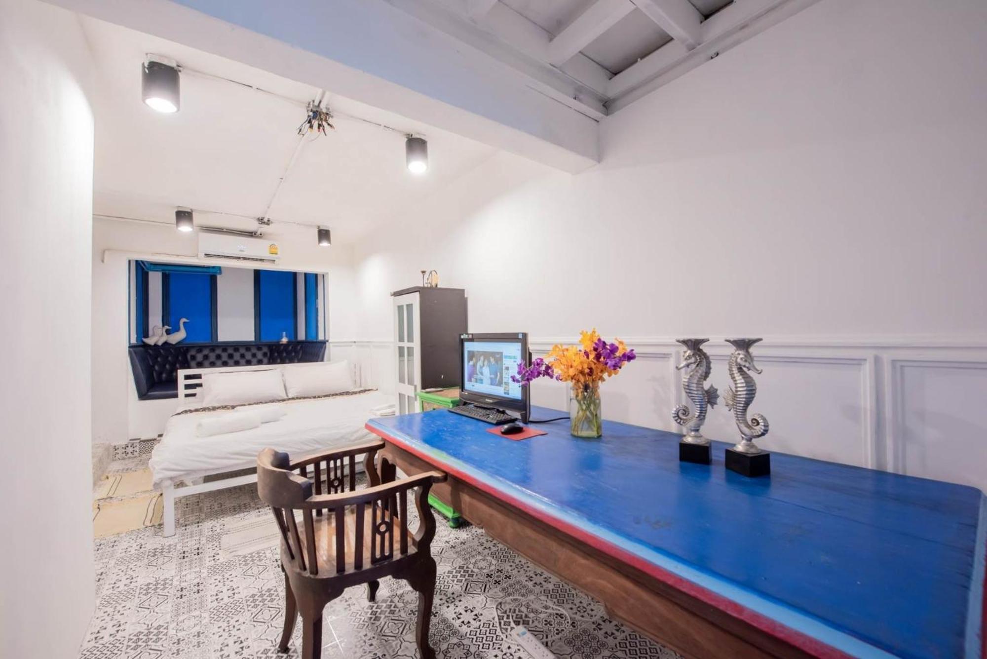 Mascotte Hostel Silom Bangkok Buitenkant foto