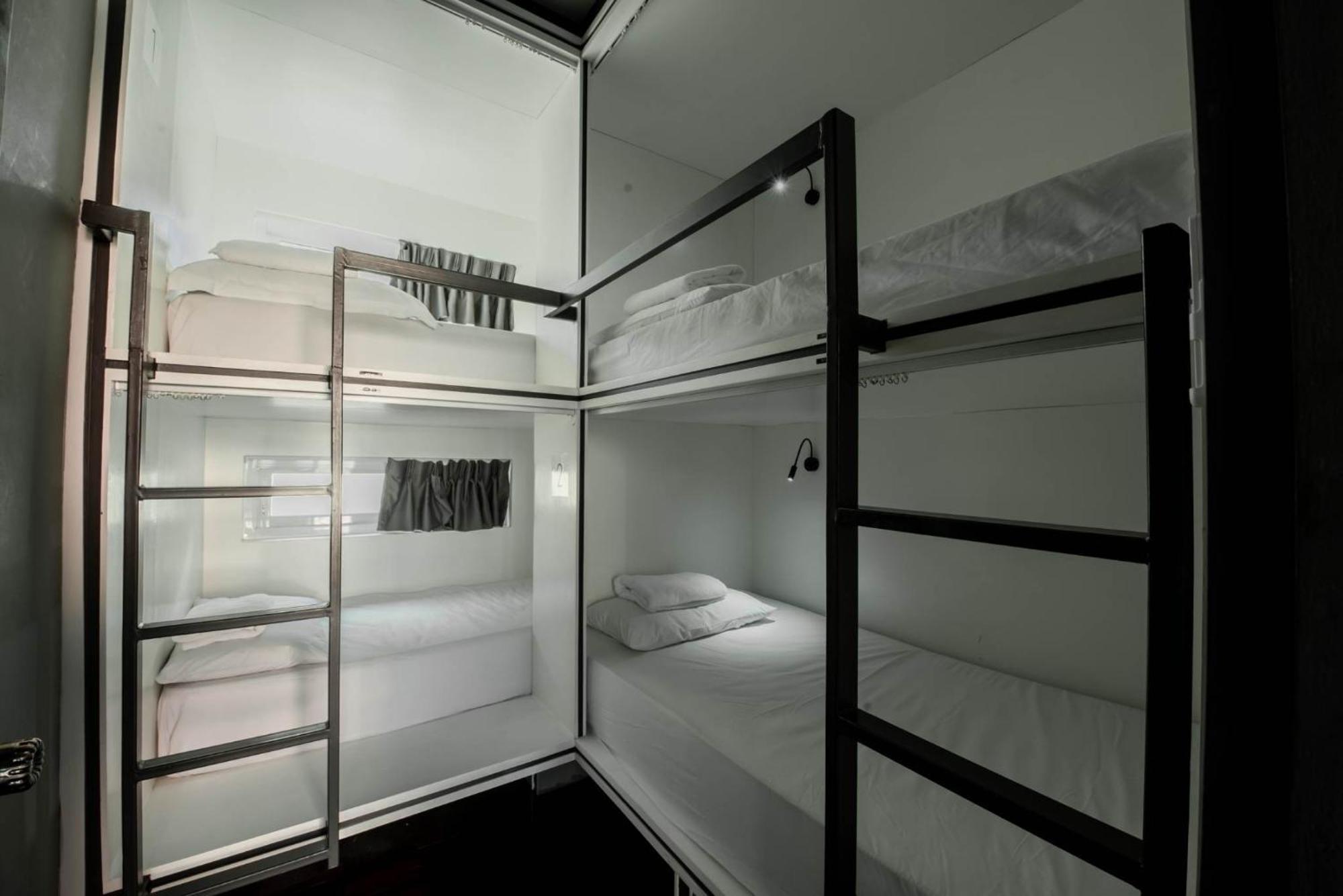 Mascotte Hostel Silom Bangkok Buitenkant foto