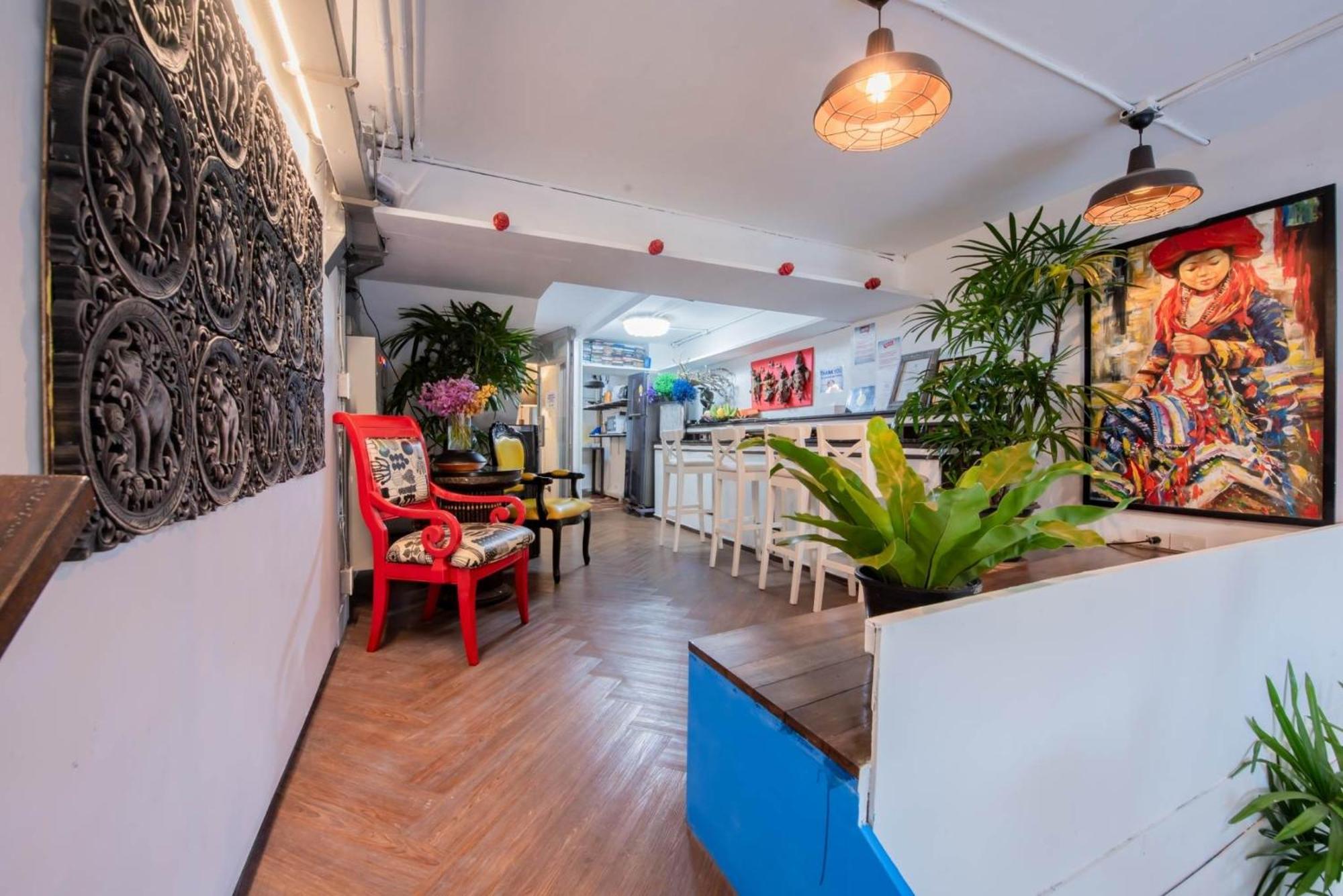 Mascotte Hostel Silom Bangkok Buitenkant foto